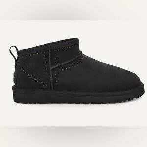 🖤 UGG Classic Ultra Mini Mirror Boots - Black - Size 7